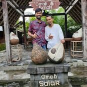 foto-bersama-pemilik-omah-salak