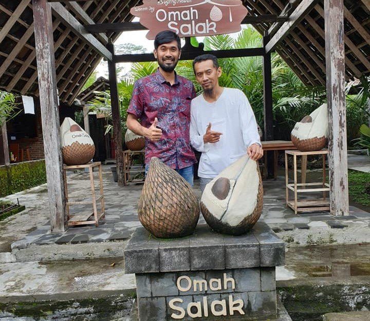 foto-bersama-pemilik-omah-salak