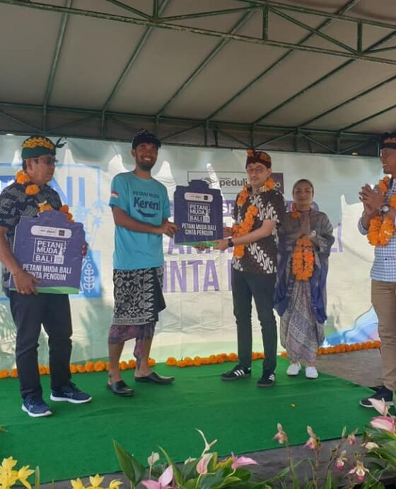 Penyerahan 30 Unit Tandon Air untuk Petani Muda Keren
