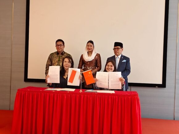 Dari Indonesia ke Tiongkok, Shanghai Menjadi Saksi CEO BOS Agung Dwi Permasari Raih MoU Ekspor Salak USD 2 Juta