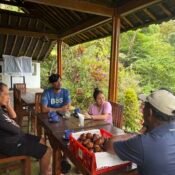 Diskusi Koperasi Petani Muda Keren bersama petani salak Desa Sibetan Karangasem