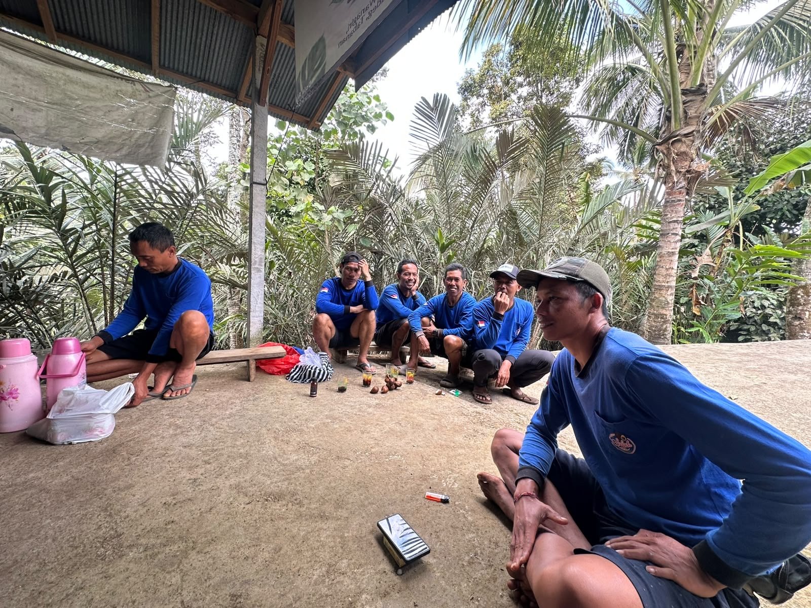 Pertemuan dan diskusi anggota kelompok tani salak bersama Koperasi Petani Muda Keren