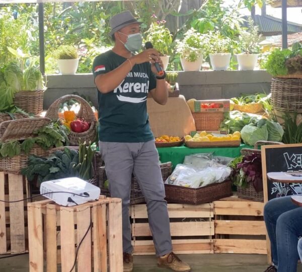 Kadek Surya sang Vocalis