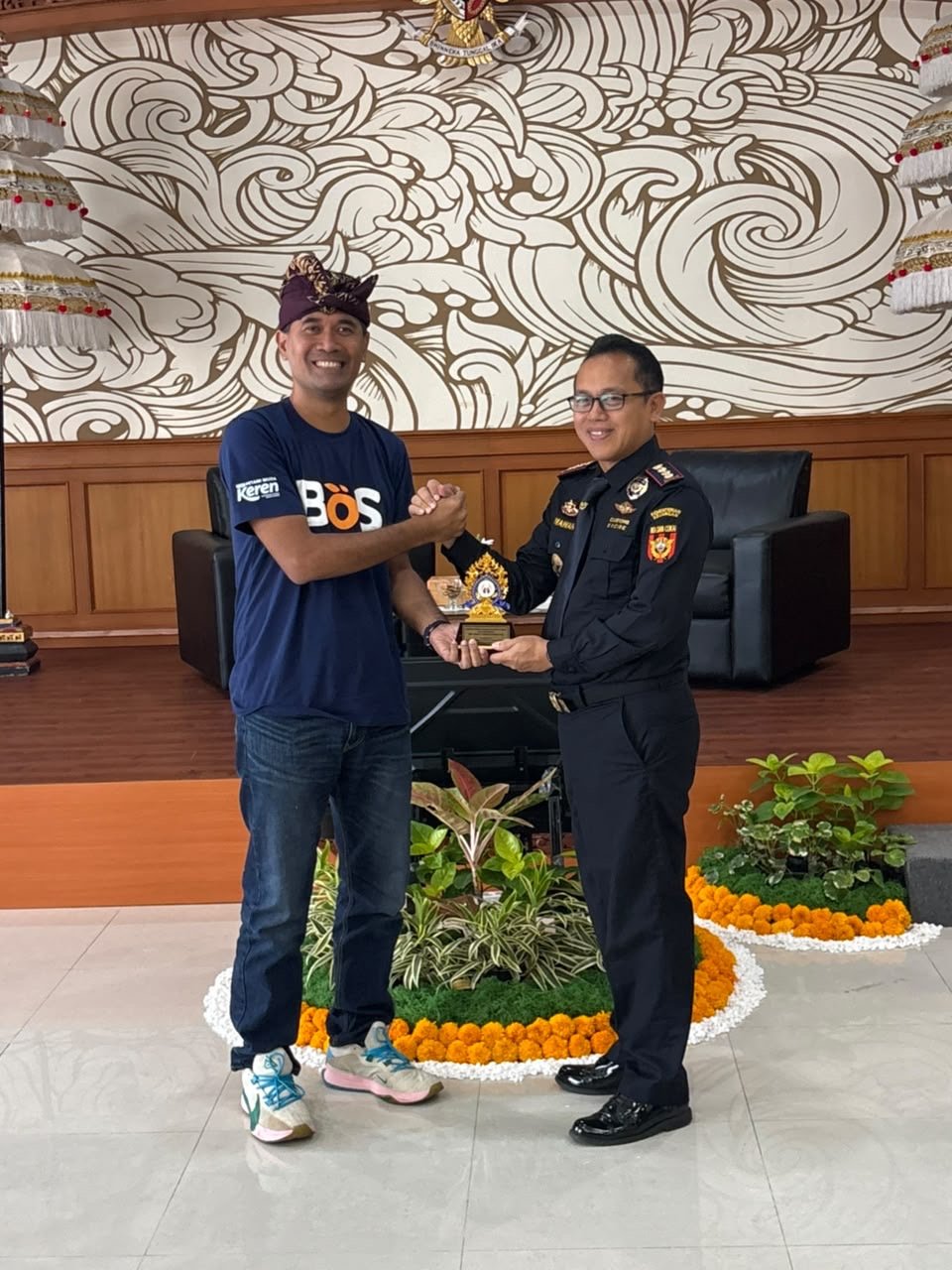 Penyerahan cendera mata