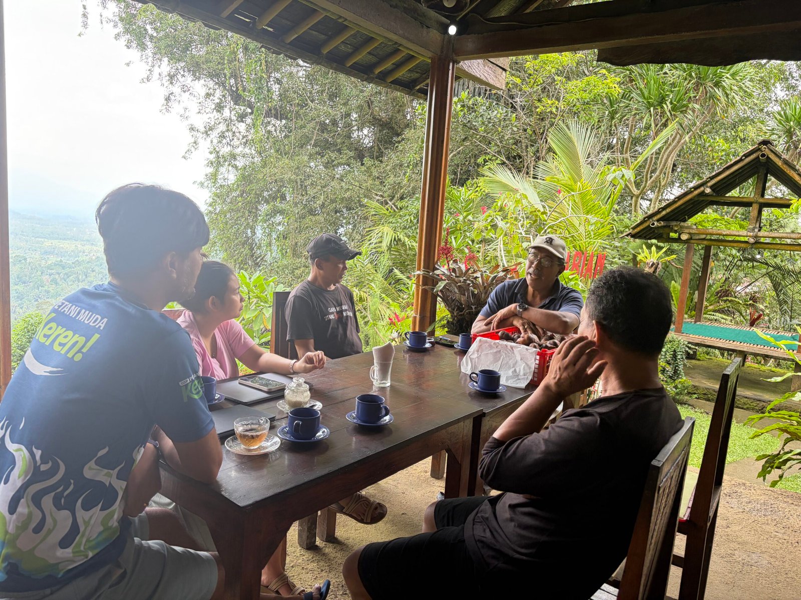 Pendampingan petani salak Desa Sibetan oleh Koperasi Petani Muda Keren