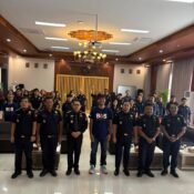 Foto bersama Bli Agung Wedhatama dan jajaran Bea Cukai Ngurah Rai dalam NR Talks