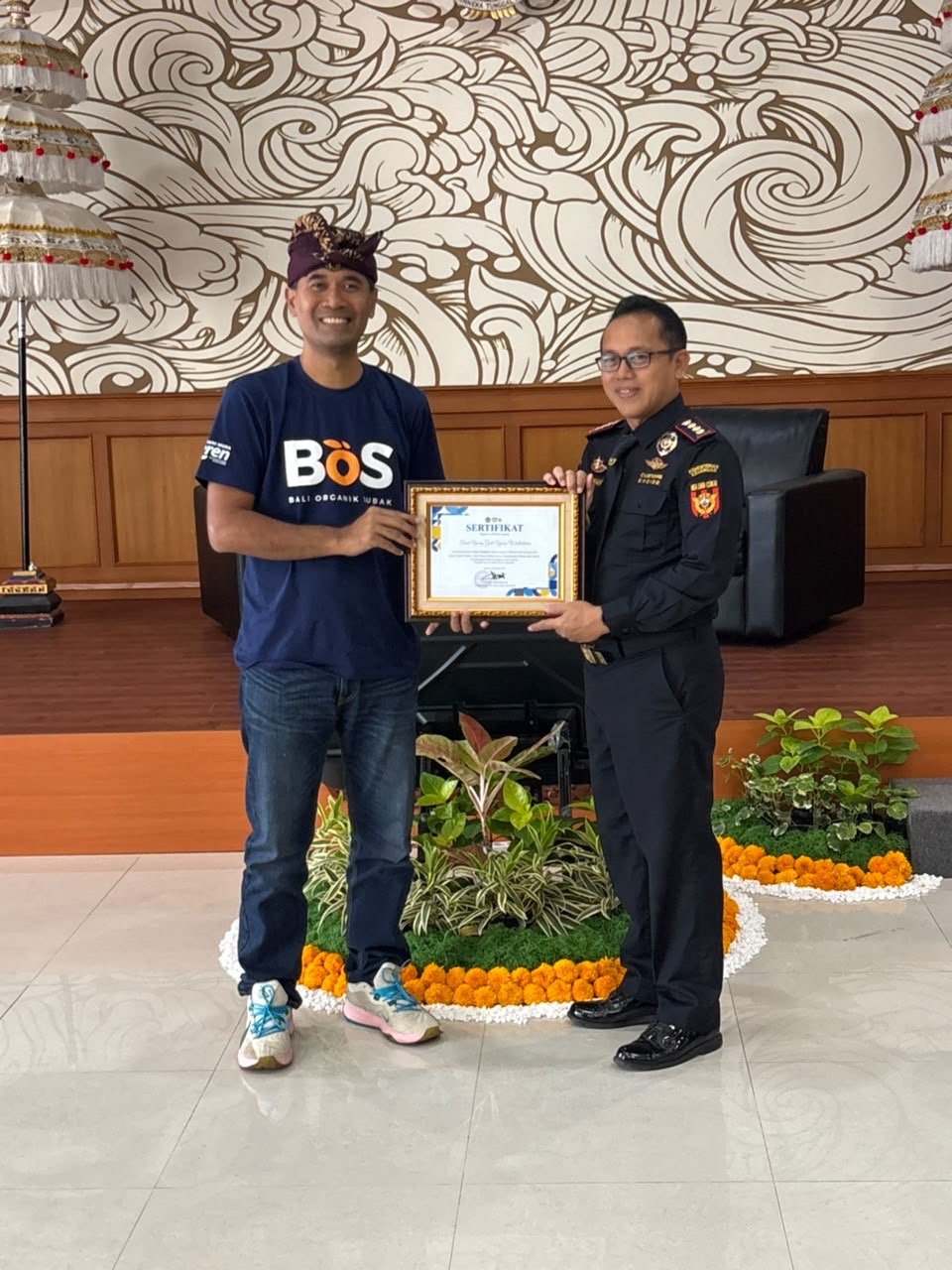 Penyerahan sertifikat